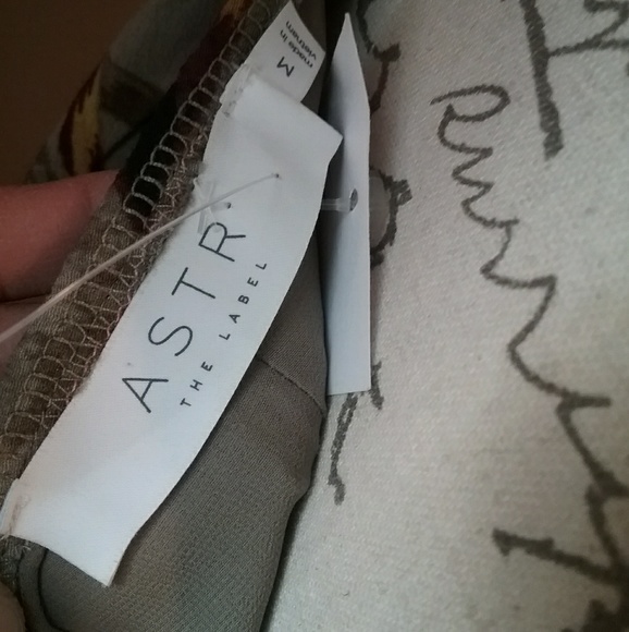 ASTR * One Shoulder Floral Ruffled Medium NWT - Picture 7 of 8